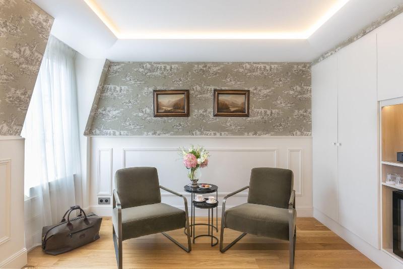 Hotel Cambon image