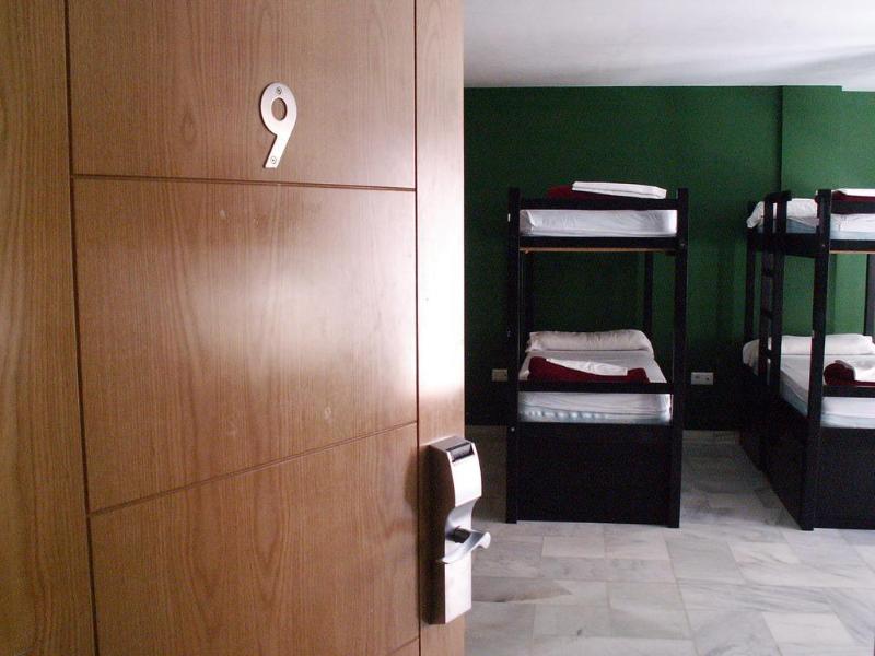 Oasis Hostel Malaga image