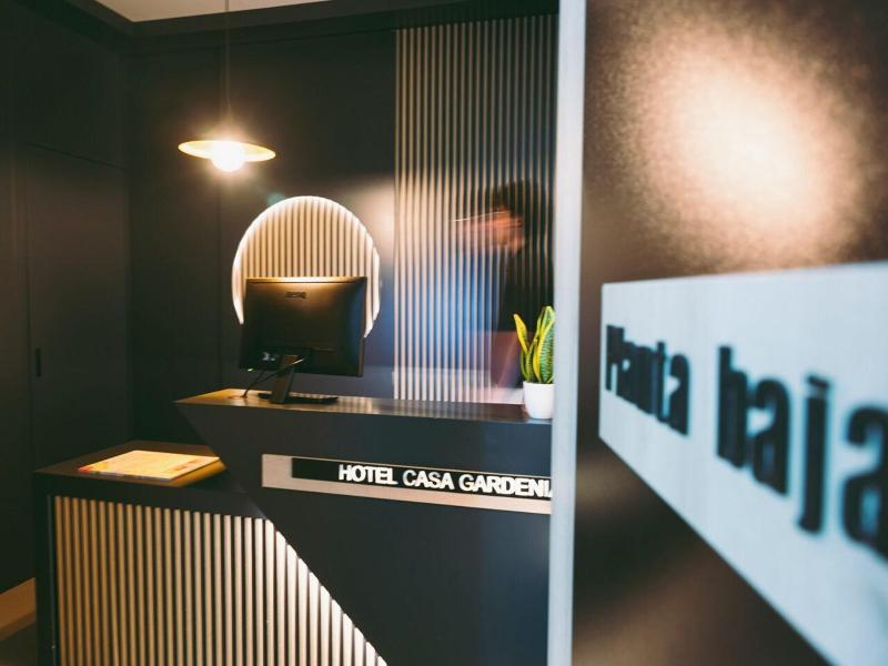 Hostal Raval Rooms image