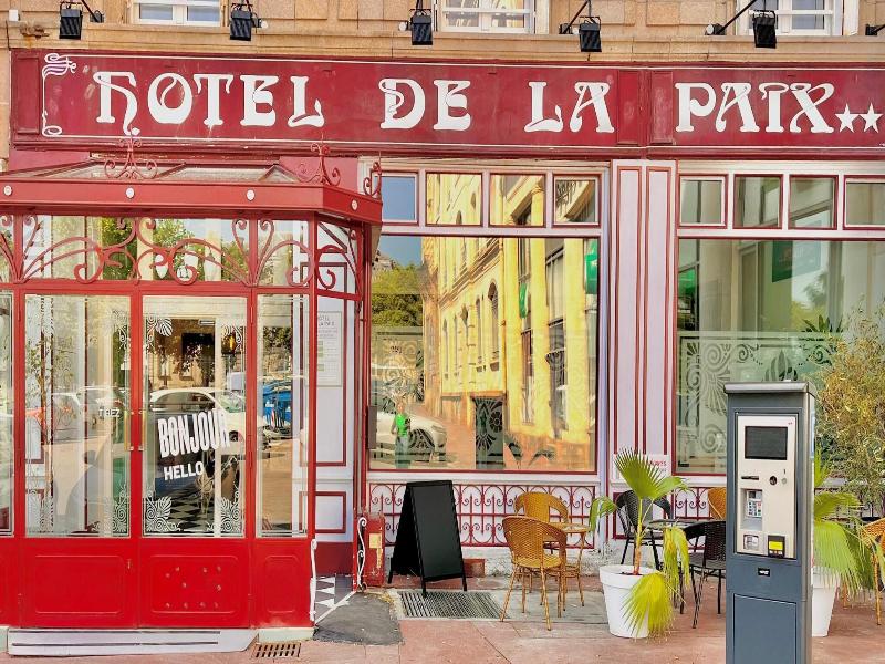 Hotel De La Paix image