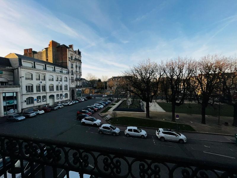 Hotel De La Paix image
