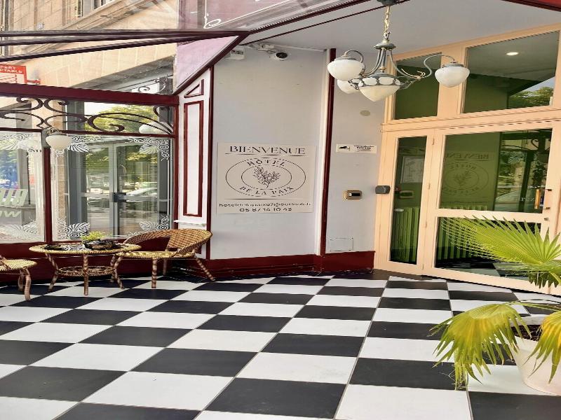 Hotel De La Paix image