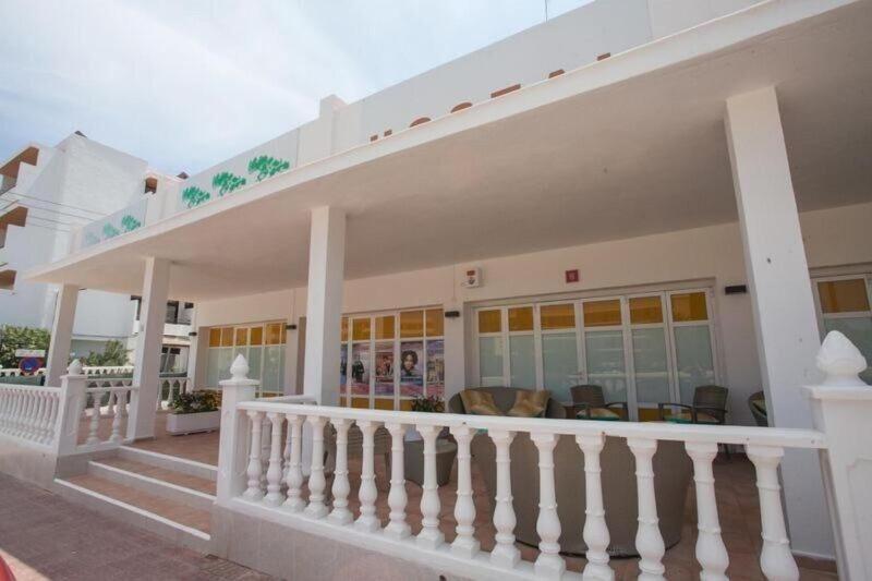 Hostal Los Pinos image