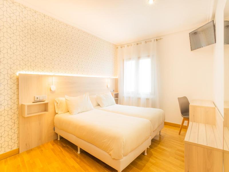 Hostal Gran Duque image