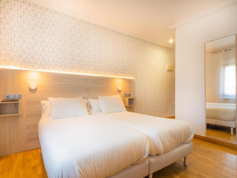 Hostal Gran Duque image