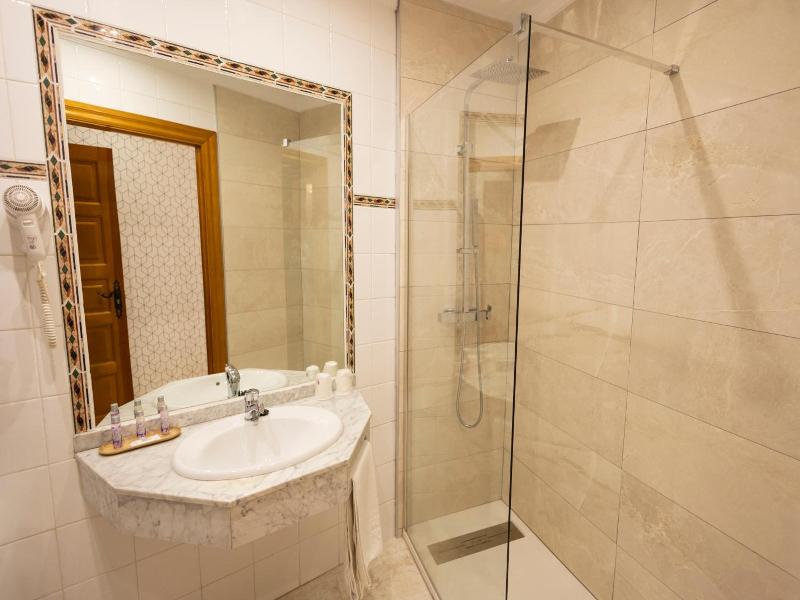 Hostal Gran Duque image