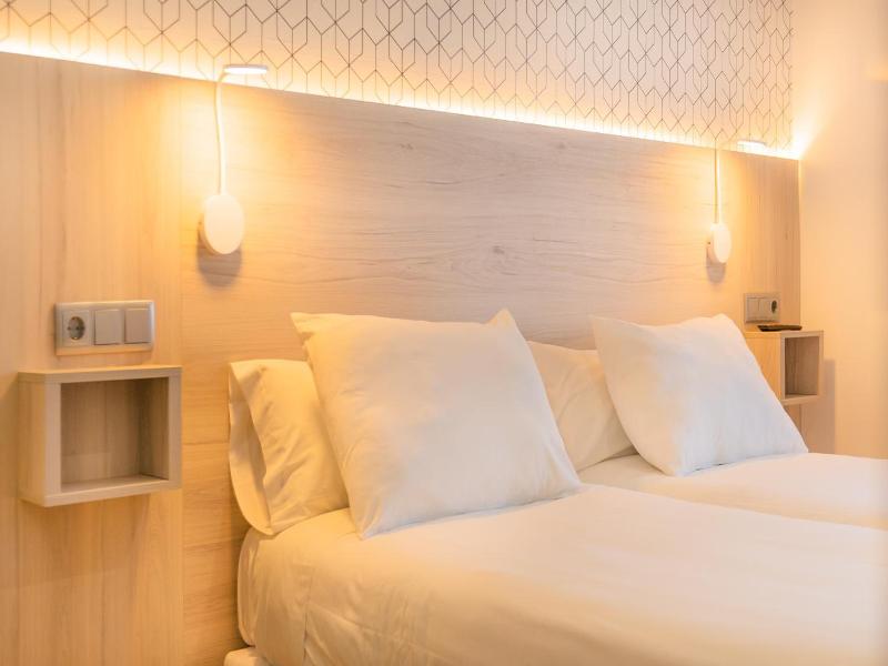 Hostal Gran Duque image