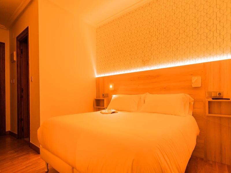 Hostal Gran Duque image