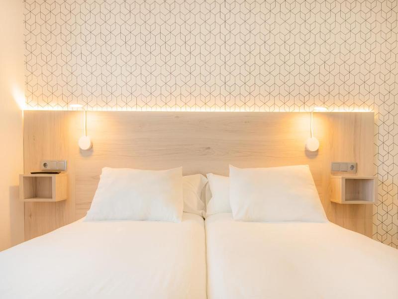 Hostal Gran Duque image