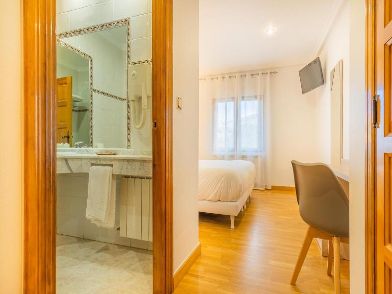 Hostal Gran Duque image