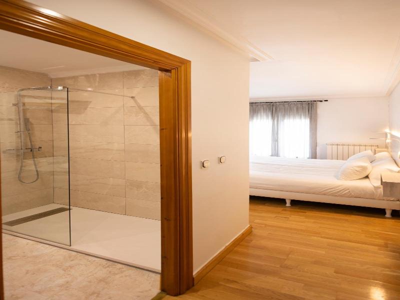Hostal Gran Duque image