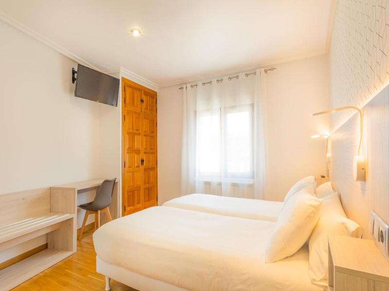 Hostal Gran Duque image