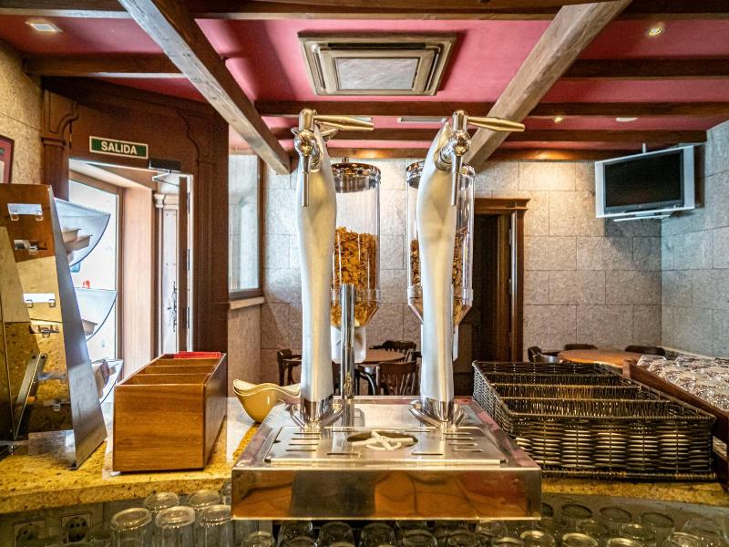 Hostal Gran Duque image