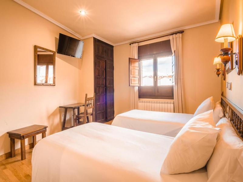 Hostal Gran Duque image