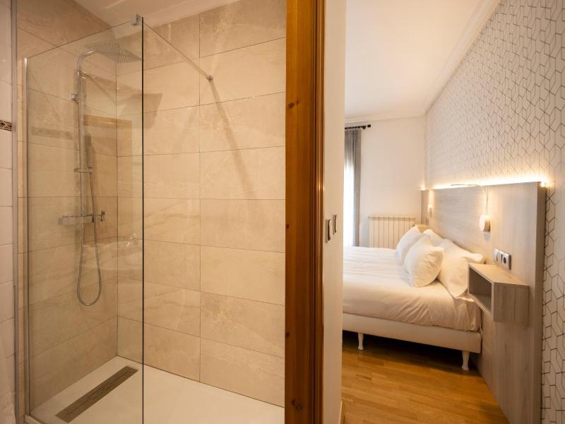 Hostal Gran Duque image
