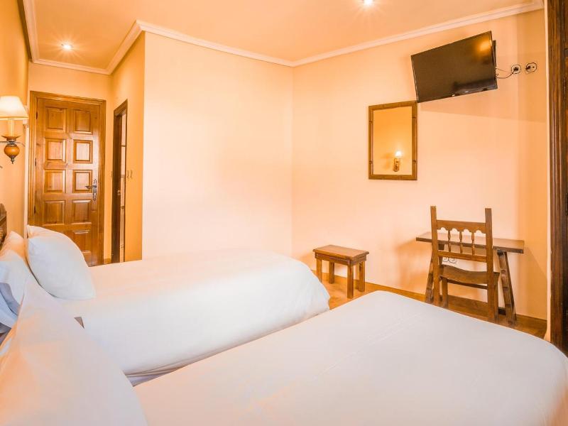 Hostal Gran Duque image