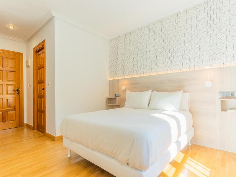 Hostal Gran Duque image