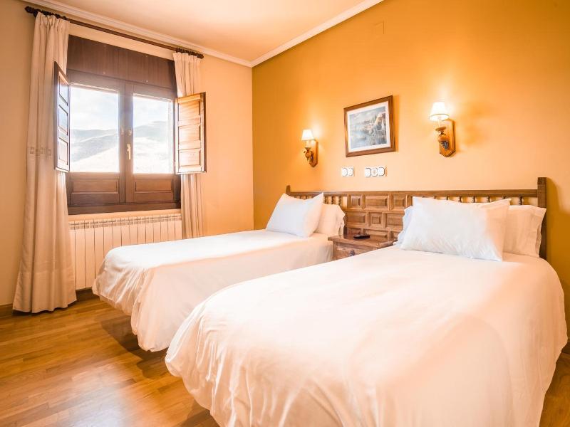 Hostal Gran Duque image