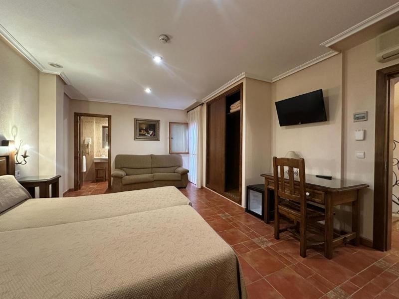 Hotel Doña Isabel image