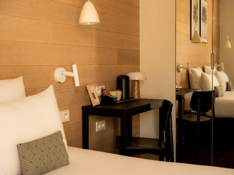 9Hotel Opera image