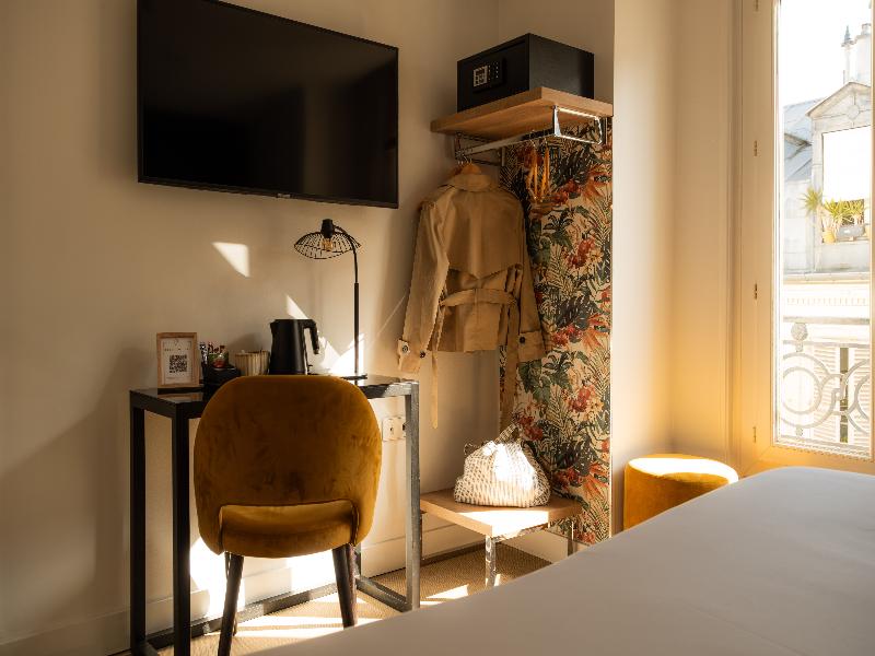 9Hotel Opera image