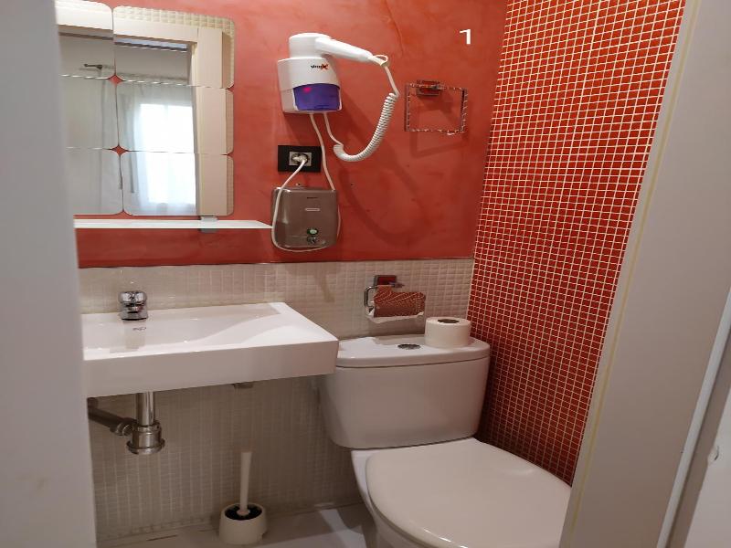 Hostal Inn Madrid image