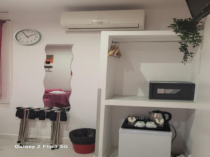 Hostal Inn Madrid image