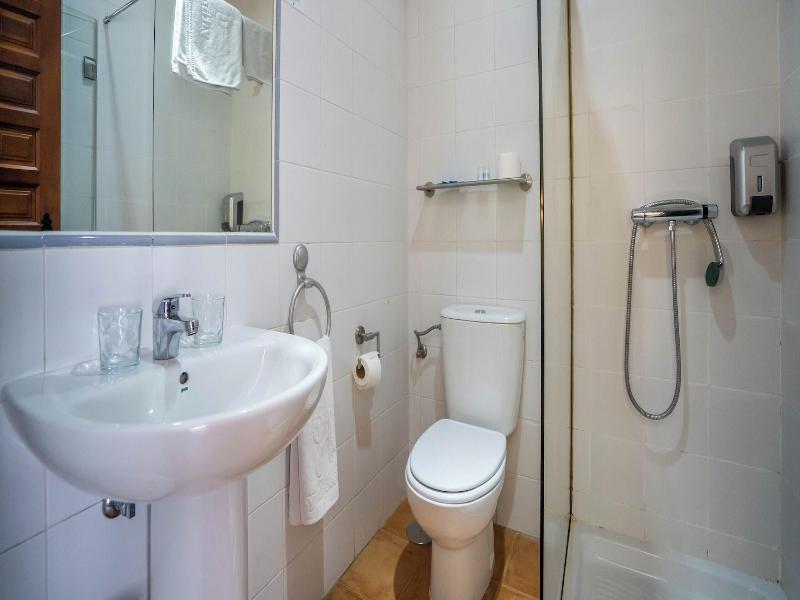 YIT Puerta Bisagra image