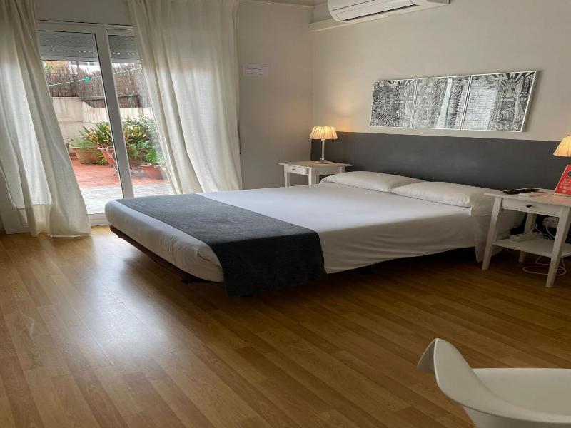 Hostal El Ninot image