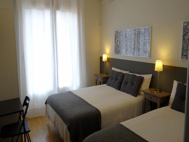 Hostal El Ninot image