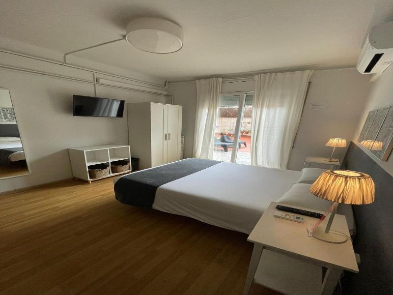 Hostal El Ninot image