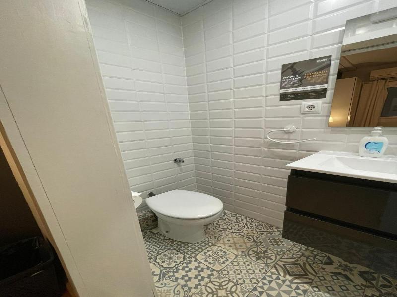 Hostal El Ninot image