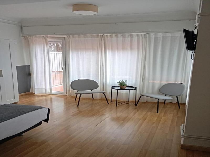 Hostal El Ninot image