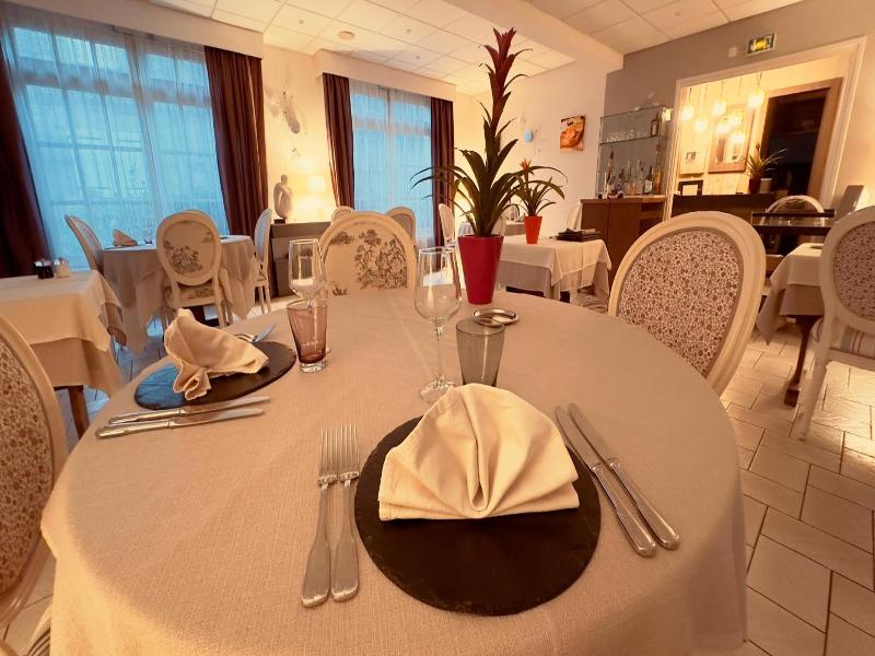 Hotel Des Voyageurs image