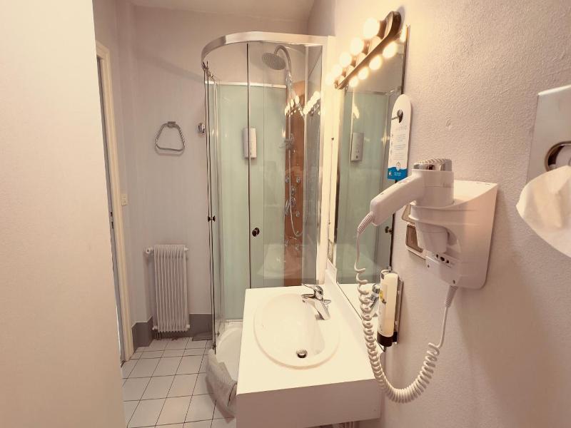 Hotel Des Voyageurs image