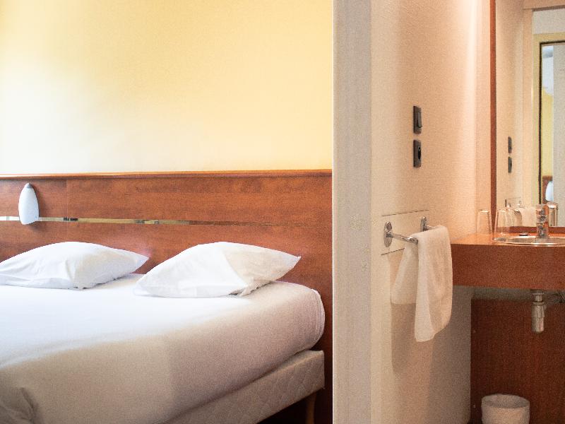 Brit Hotel Agen - L'Aquitaine image