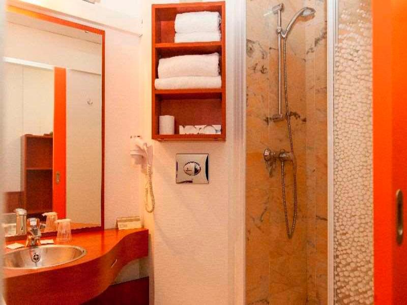 Brit Hotel Agen - L'Aquitaine image