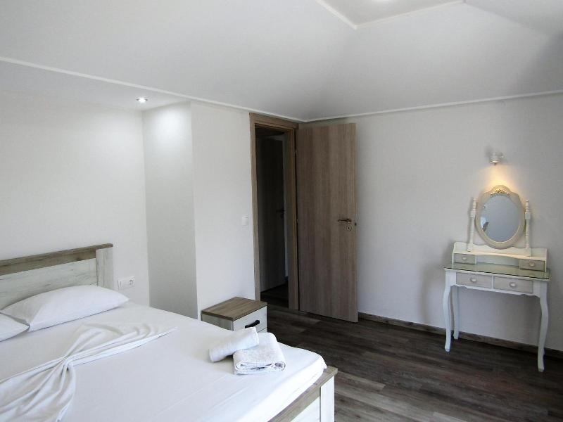Corfu Pearl image