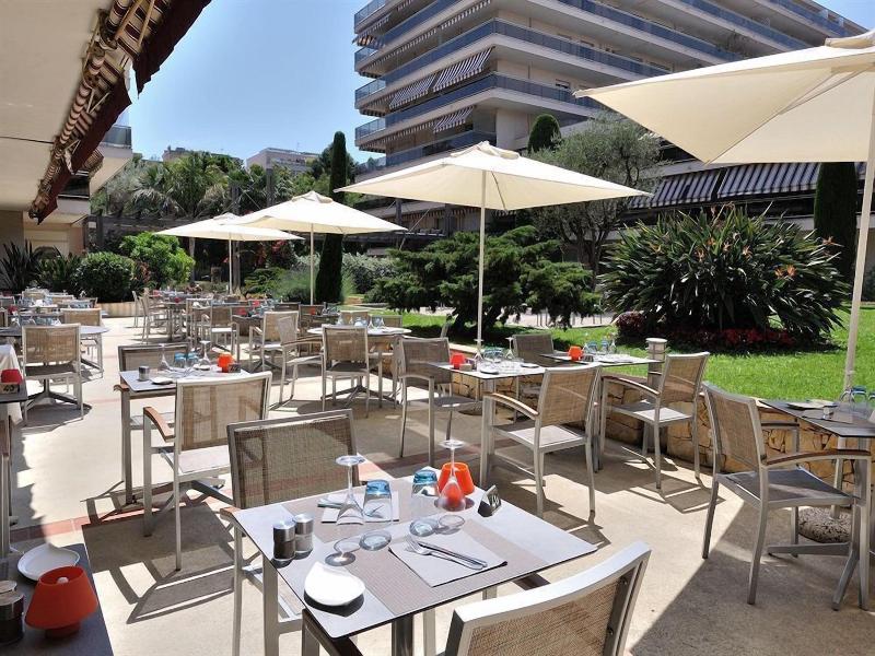 Hotel The Originals Residence Les Strelitzias image