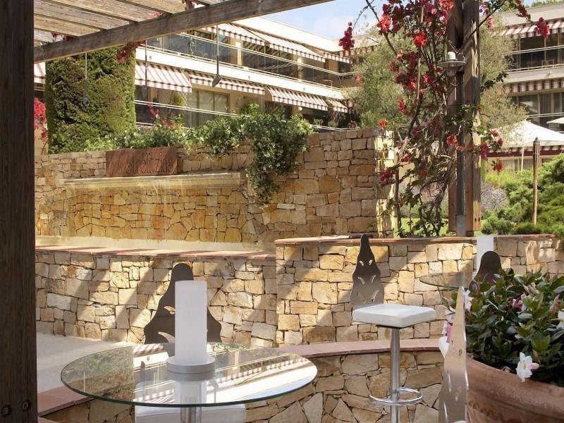 Hotel The Originals Residence Les Strelitzias image