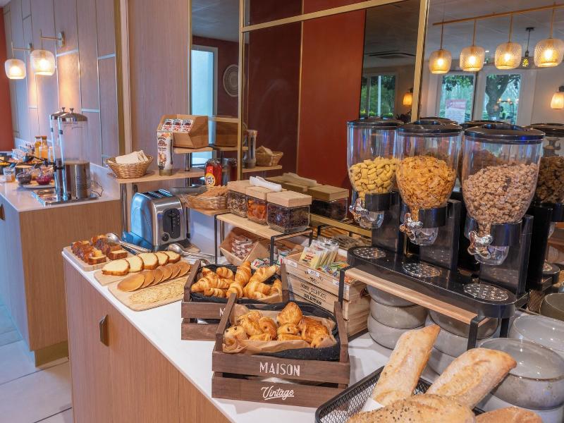Brit Hotel Olympia
