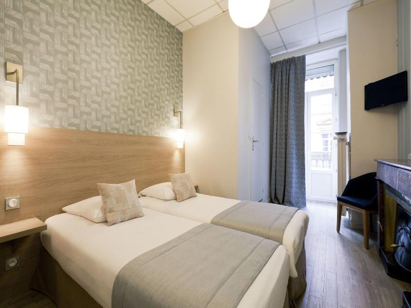 Hotel Du Dauphin image