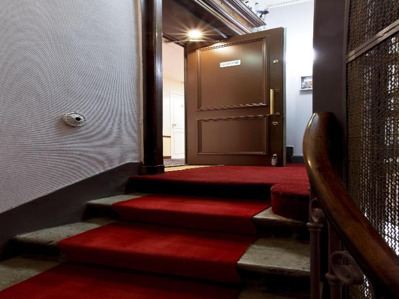 Hotel Du Dauphin image