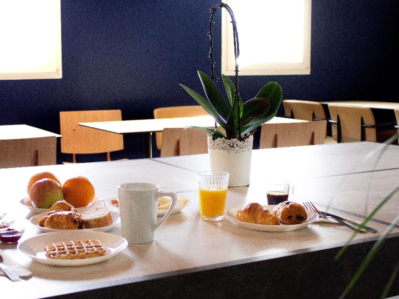 Ibis Budget Lunel Porte De Camargue image