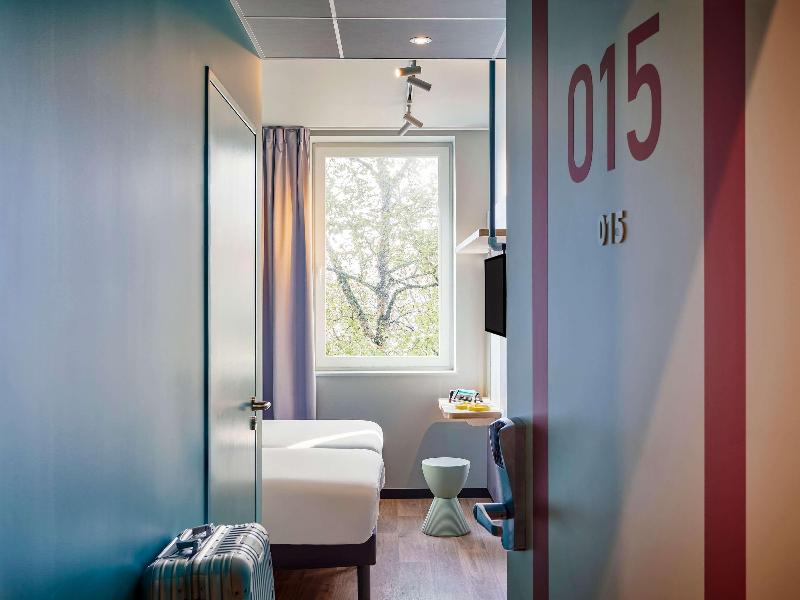 Ibis Budget Lunel Porte De Camargue image