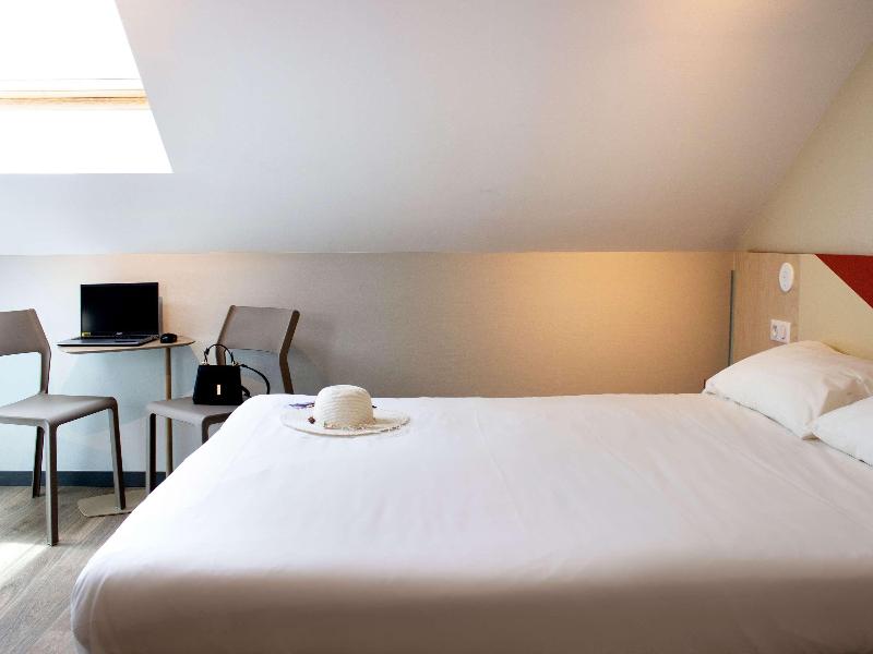 Ibis Budget Lunel Porte De Camargue image