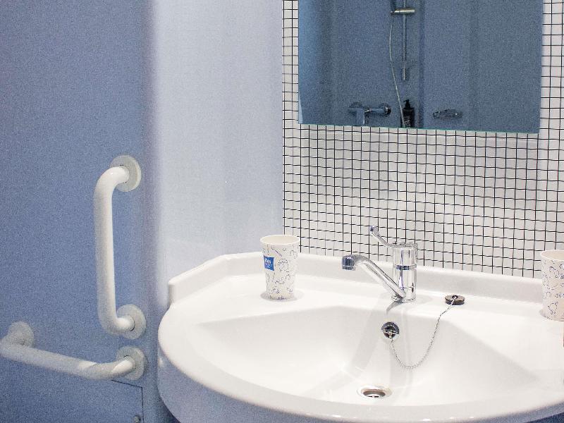 Ibis Budget Lunel Porte De Camargue image