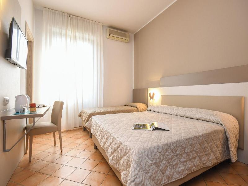 Hotel Riel image