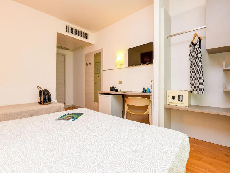 Hotel Riel image