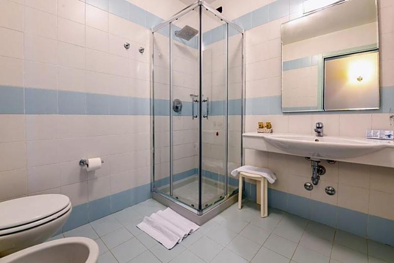 Lido International image